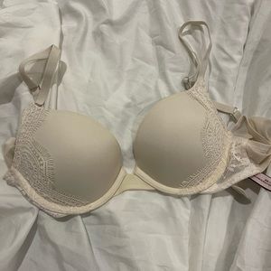 Victoria’s Secret cream laced bra